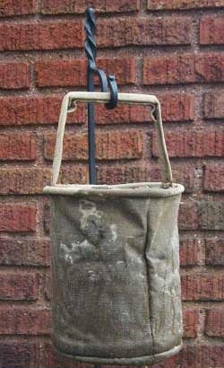 Vintage metal bucket jas Vintage metal bucket jas
