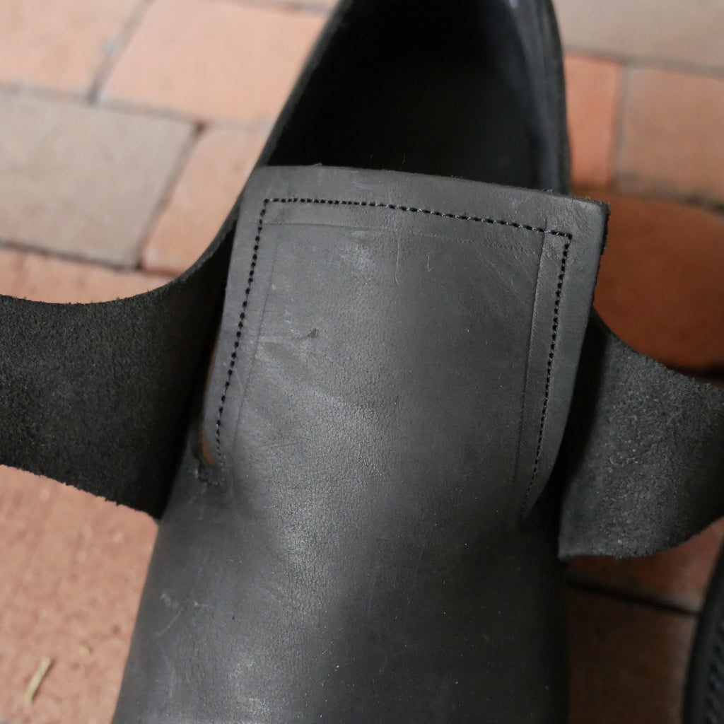 Men's Size 9 Buckle Shoes-Second