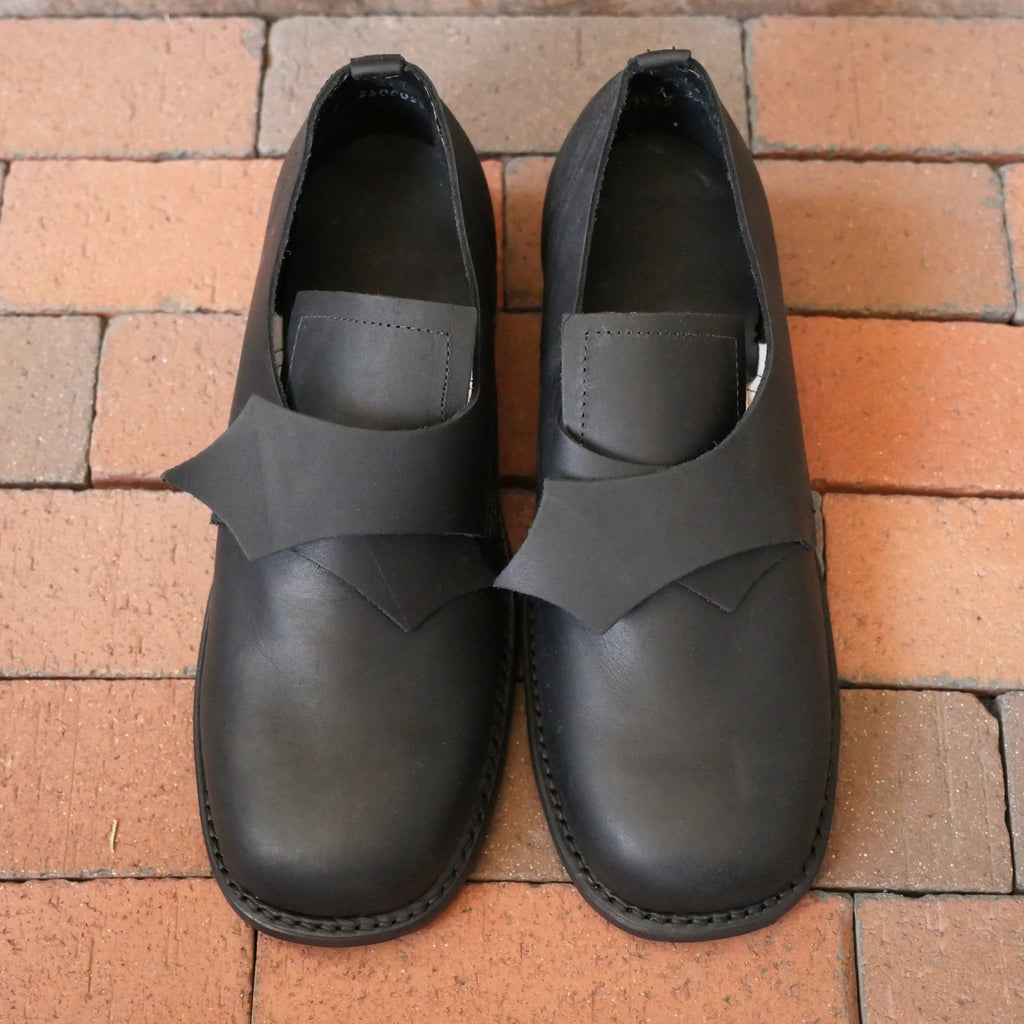 Men's Size 9 Buckle Shoes-Second
