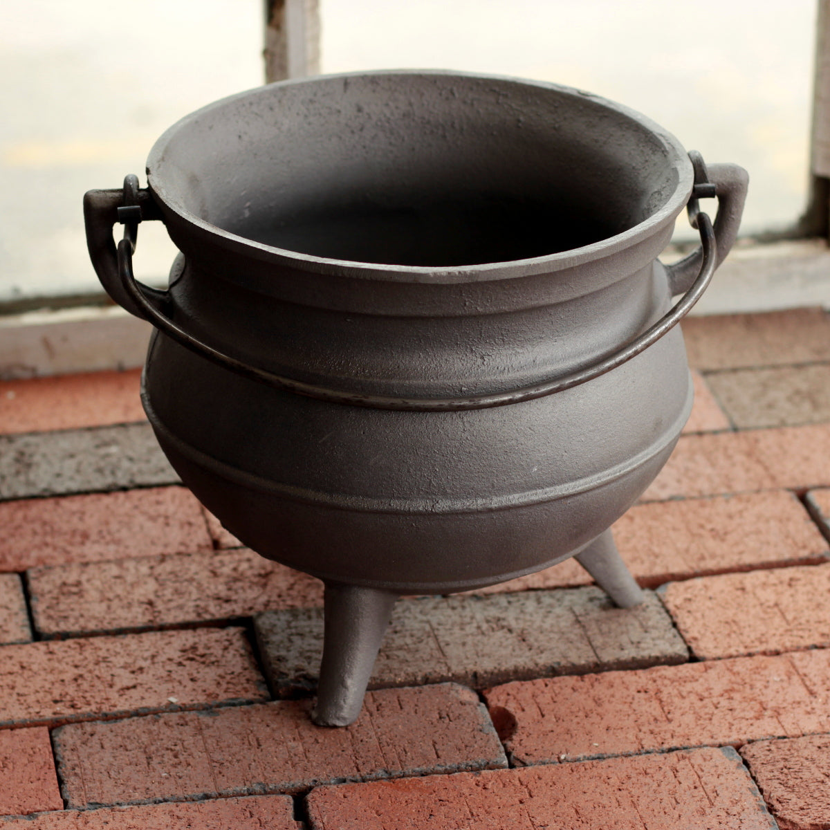 Cast iron store pots
