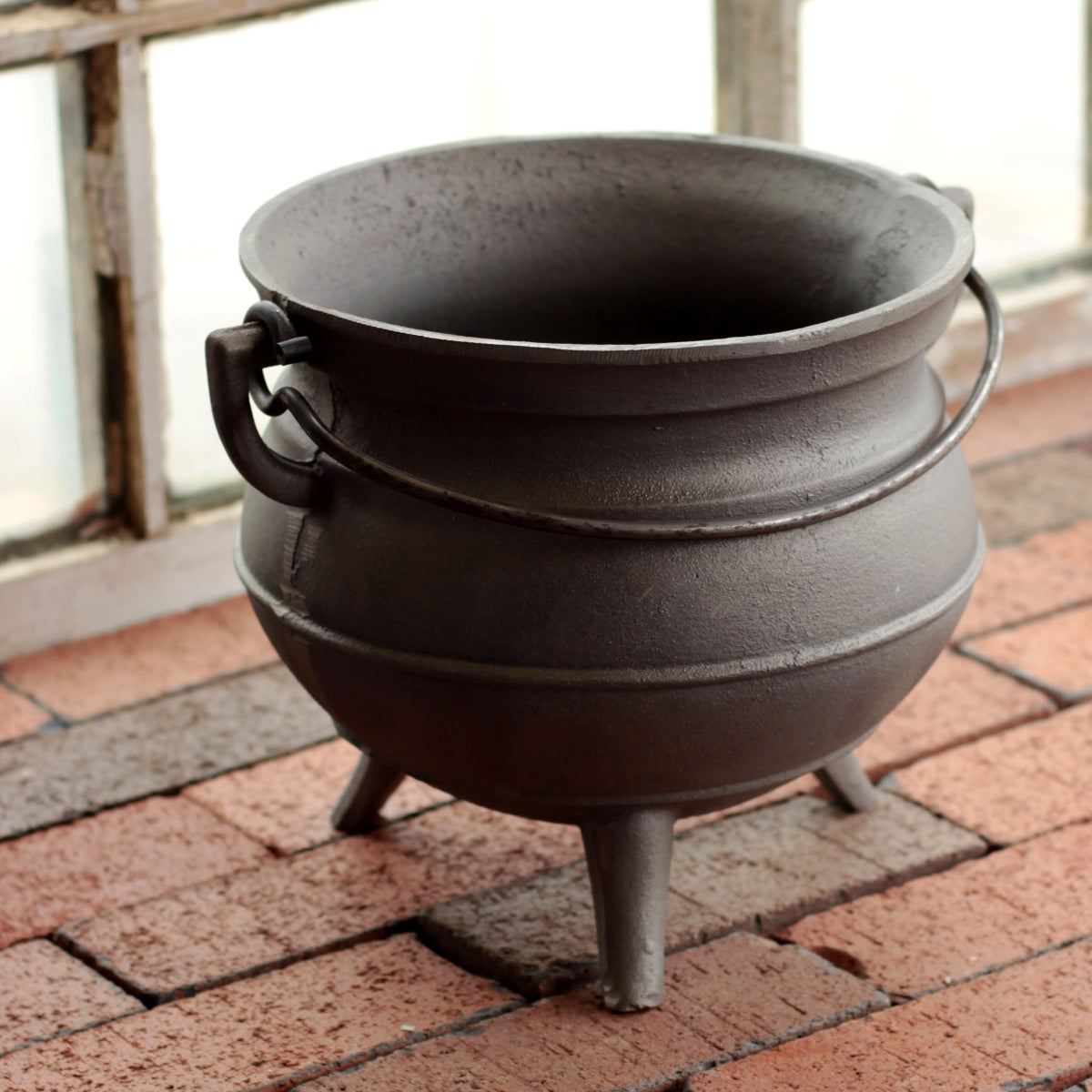 Cast Iron Cook Pots - Samson Historical