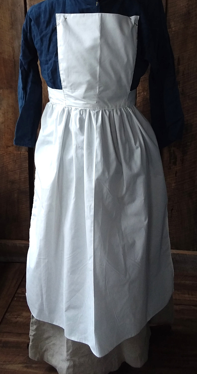 Pinner Apron in White Muslin