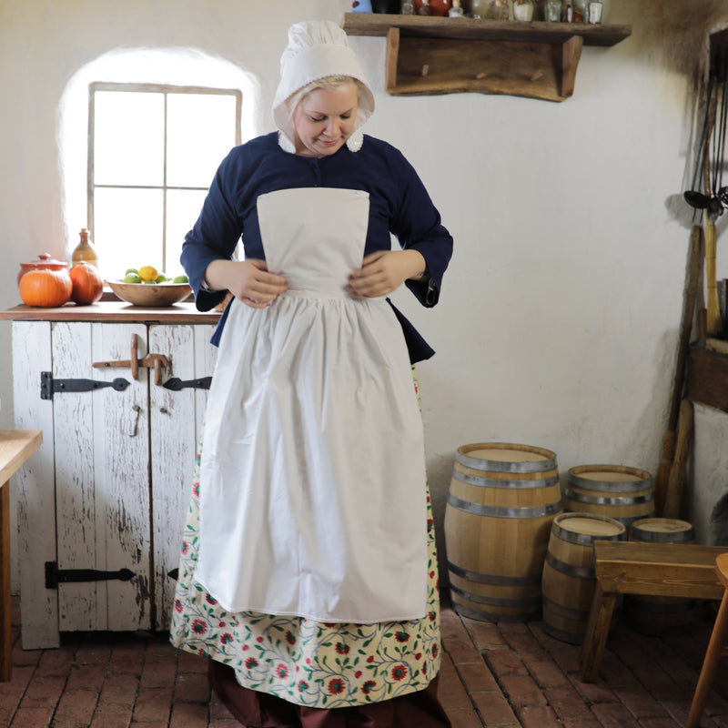 Pinner Apron in White Muslin Townsends