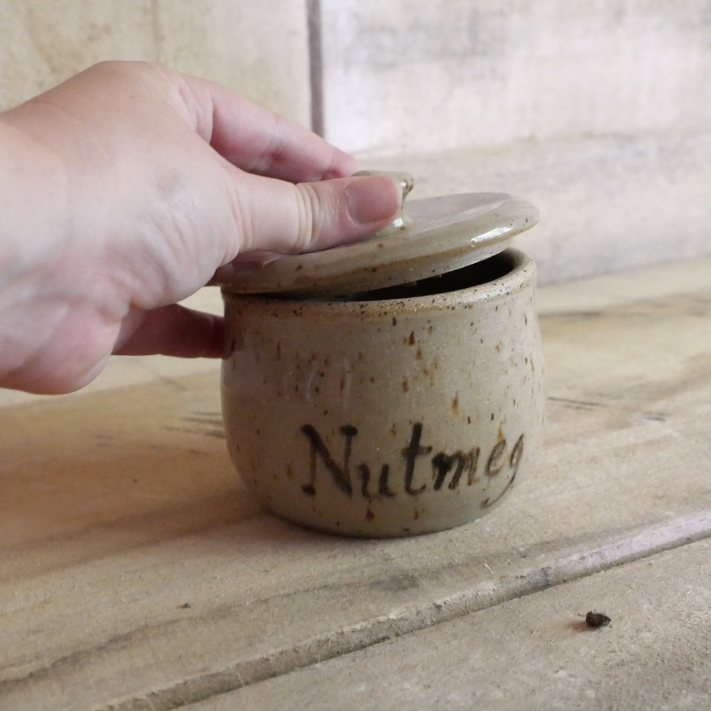 Nutmeg Pot