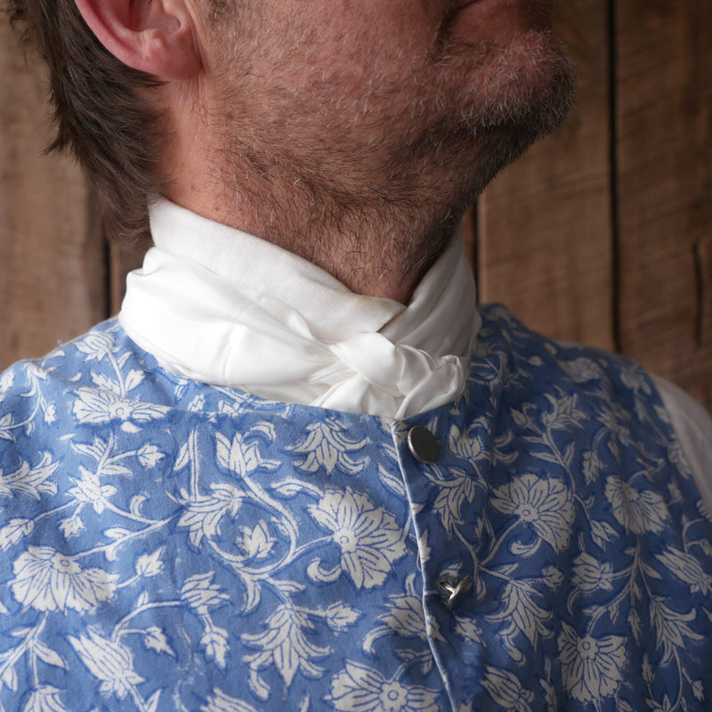 Men's White Silk Cravat