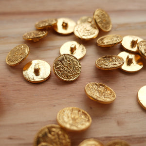 Gold-Plated 3/4 Thistle Button